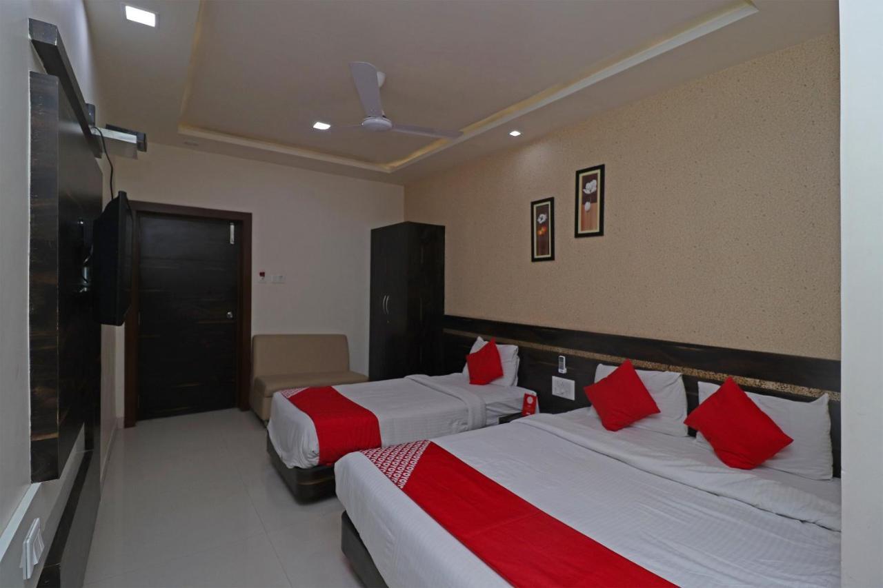 Oyo 29012 Gayatri Palace Hotel Durg Bagian luar foto